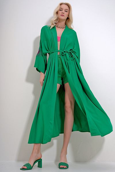Trend Alaçatı Stili Grüner Taillengürtel mit Glitzerstickereien für Rücken und Arme für Damen Maxiboy Kimino Kaftan ALC-X11995