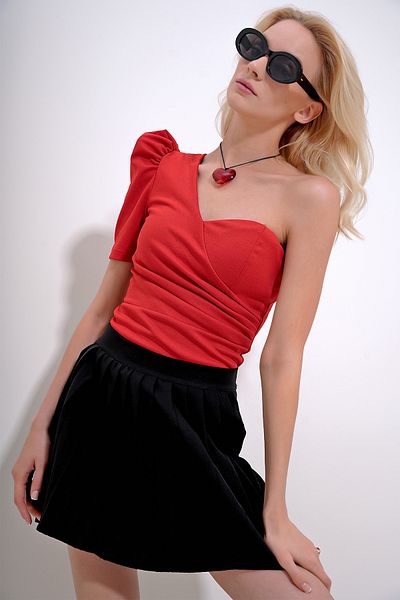Trend Alaçatı Stili Rote Bluse mit einschultriger Schulter für Damen ALC-X11799
