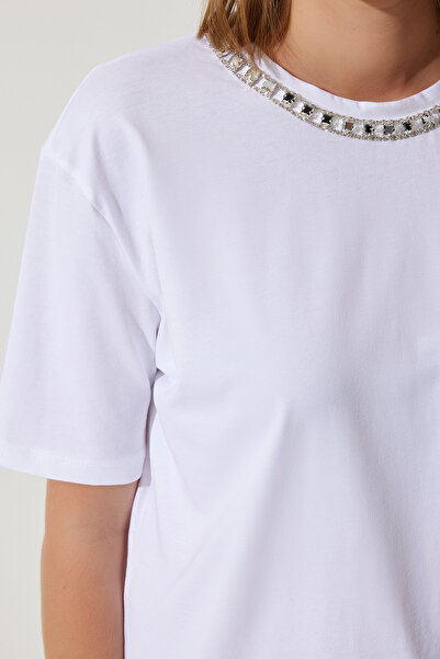 Happiness İstanbul Γυναικείο κολιέ με αλυσίδα με λευκό γιακά 100% βαμβακερό πλεκτό T-shirt UB00277