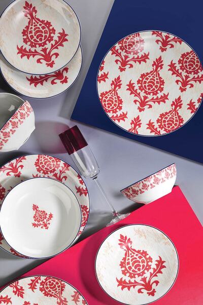 Kütahya Porselen Zeugma 24 Parça Yemek Seti Kırmızı