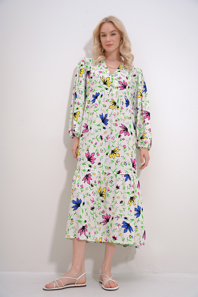 Trend Alaçatı Stili Γυναικείο φόρεμα βανίλιας με λαιμόκοψη V με κουμπιά μπροστά με λεπτομερή σχέδια από υφασμένο βισκόζη ALC-X12022