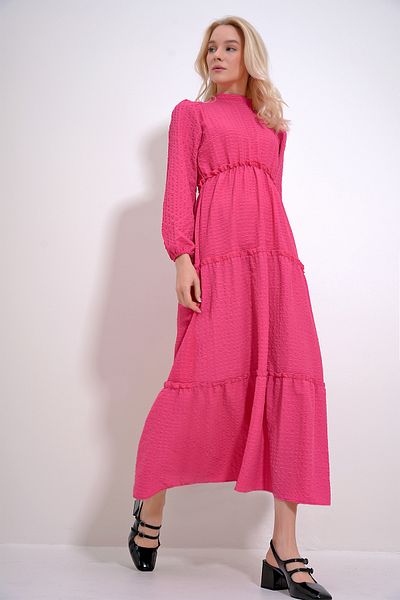 Trend Alaçatı Stili Rochie de damă fucsia cu mâneci balon cu guler stand, cu volană, cu mâneci cu texturi proprii ALC-X12028