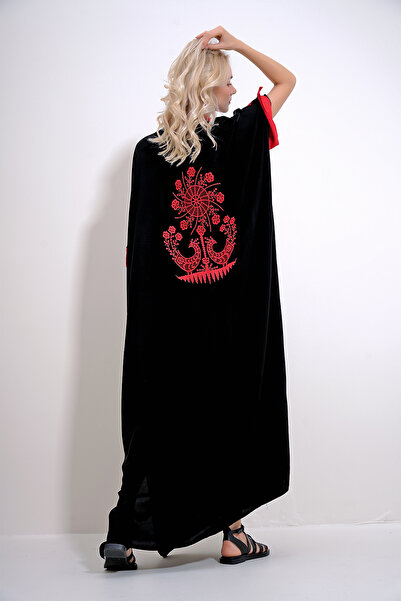 Trend Alaçatı Stili Dámské černé šaty se zvětšovacím límečkem, vyšívaným netopýřím rukávem, Maxiboy, tkané šaty ALC-X12006