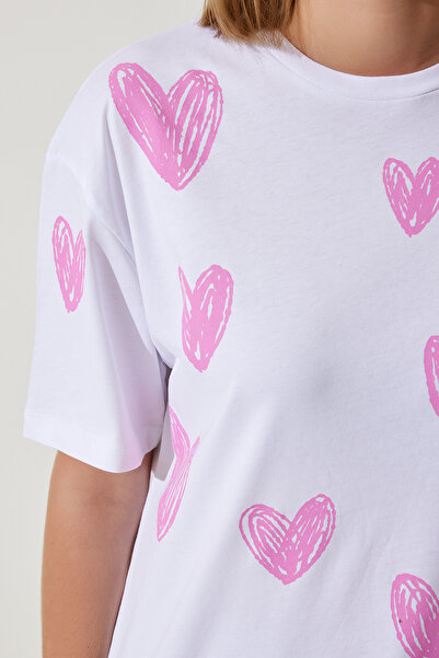 Happiness İstanbul Weißes und rosa Oversize-Baumwoll-T-Shirt mit Herz-Aufdruck für Damen, BP00165