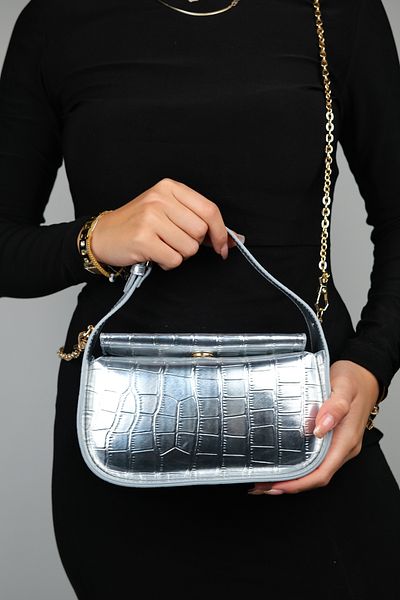 LuviShoes CEREMANY Clutch mit Kettenprint in Silber