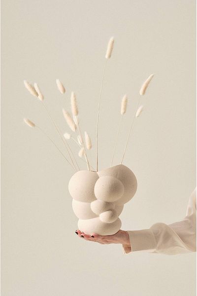 Warm Design Organic Cream Vase - Shaped Design