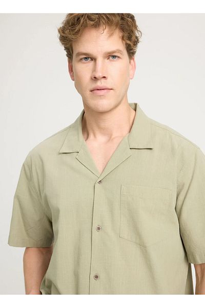 WRANGLER Green Men's Shirt - W 241243300 , Short Sleeve, Relaxed Fit