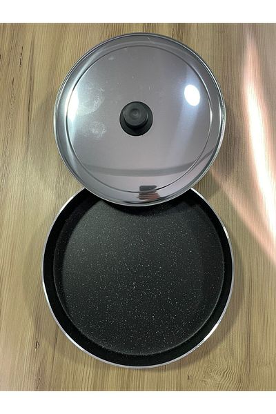 COOKCASE Metal Handle Pastry And Fish Pan With Lid - 28 Cm