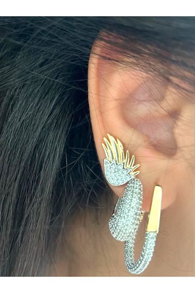 Finery by Nerrs Special design wing model zircon stone two-color earrings