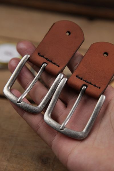 New Coast Leather 1900's Ακατέργαστη μεταλλική πόρπη ζώνης 2 τεμαχίων
