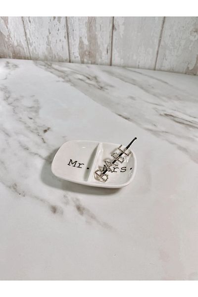Warm Design Mr. & Mrs. Themed Ring