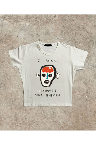 MAYDAY CULTURE Бяла бебешка тениска с DTF печат - прилепваща кройка