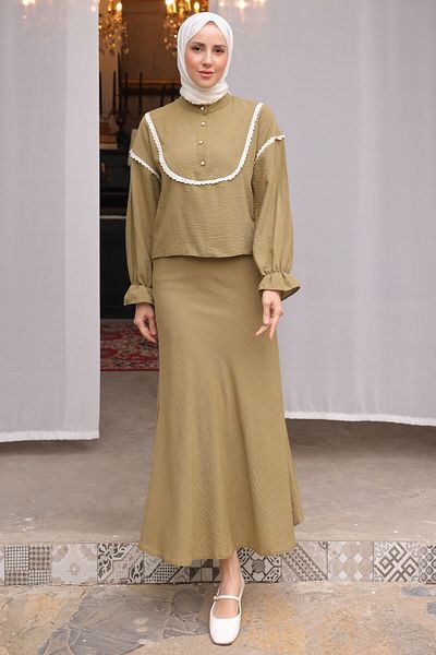 benguen 2078 Double Set with Knit Detail on the Collar Oil Green