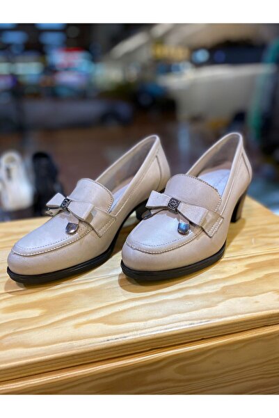 Mammamia Hakiki Deri Fiyonk Detaylı Klasik Topuklu Ayakkabı