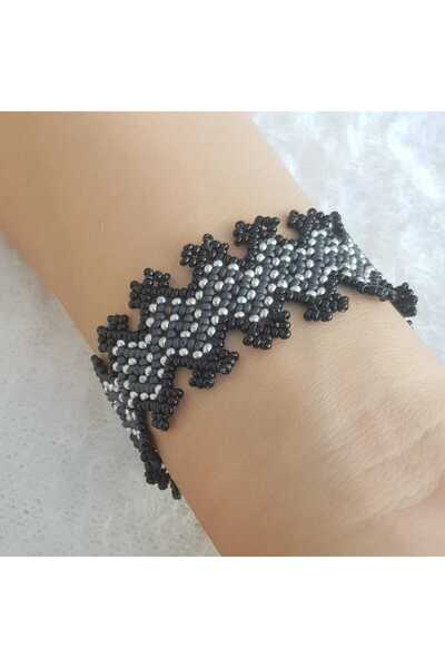 Handmade By HLY سوار مصنوع يدوياً