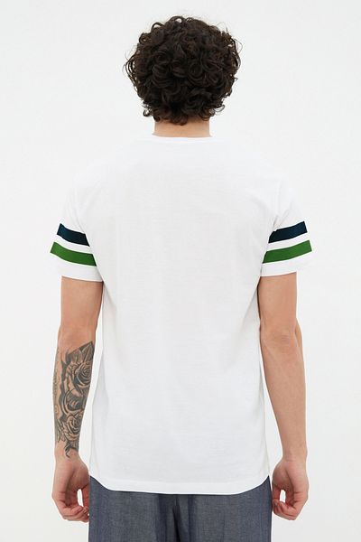 Trendyol Collection Біла футболка звичайного крою з принтом для коледжу з бавовни 100 % TMNSS20TS1836