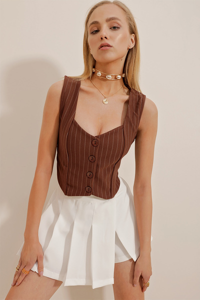 Trend Alaçatı Stili Women's Brown Heart Collar Buttoned Striped Vest ALC-X10151