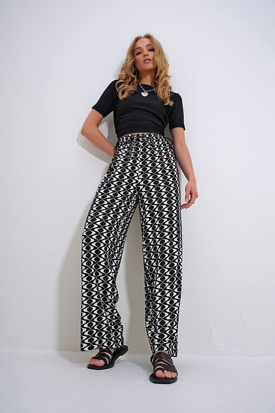 Trend Alaçatı Stili Women's Black Ecru Patterned Relaxed Cut Woven Trousers ALC-X6528