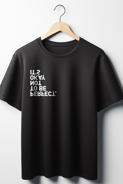 Vordevia Tricou negru unisex cu decolteu lat, imprimat cu litere inversate