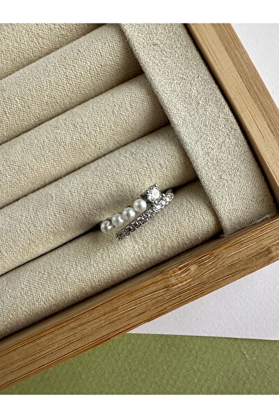 ringbox Gümüş Renkli İncili Taş Detaylı Yüzük