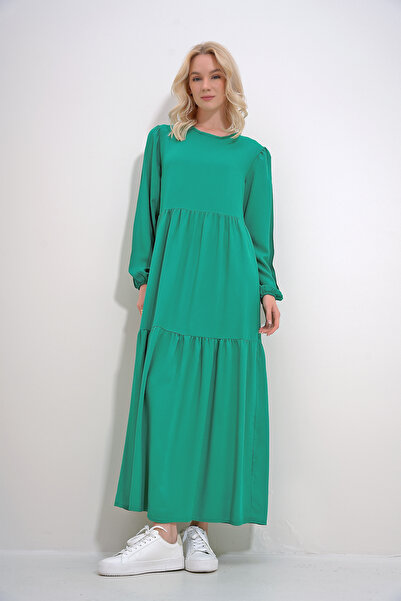 Trend Alaçatı Stili Γυναικείο φόρεμα με πράσινη βάρκα με λαιμόκοψη με μπαλόνι μανίκι με στρώσεις με ζώνη με ζώνη από ύφασμα από βισκόζη ALC-X12053