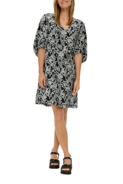 s.Oliver Kleid mit V-Ausschnitt