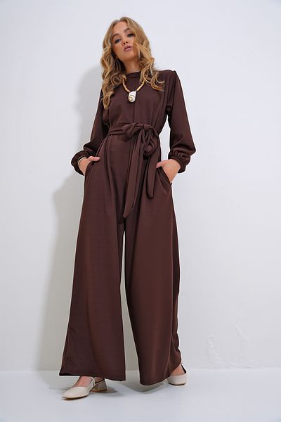 Trend Alaçatı Stili Brauner Jumpsuit mit Stehkragen und Reißverschluss auf der Rückseite sowie Prinzessinnen-Ärmeln und Gürtel in der Taille für Damen ALC-X12041