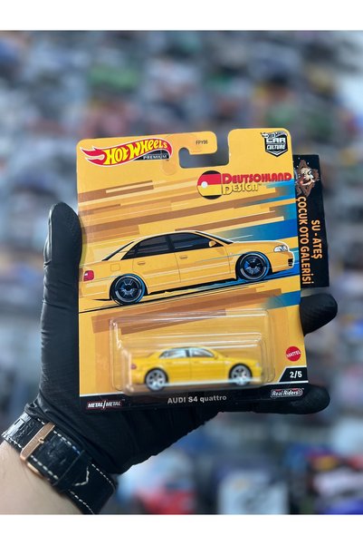 HOT WHEELS Audı S4 Quadro (1.64 premıum)