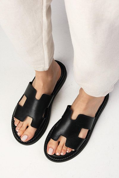 Mio Gusto Genuine Leather Black Color Oval Nose Flat Women's Slippers