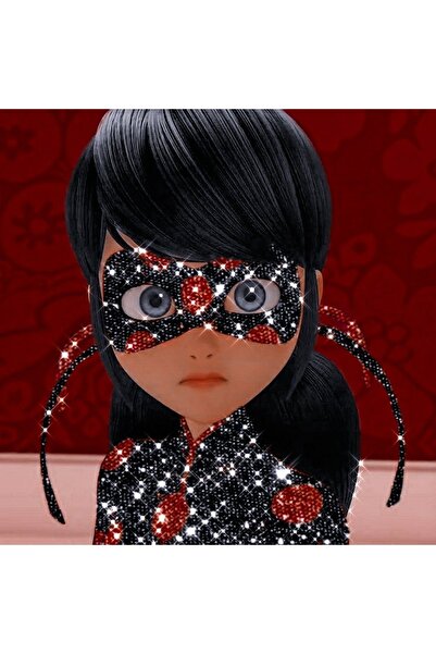 DennisEylul قناع بتصميم الخنفساء