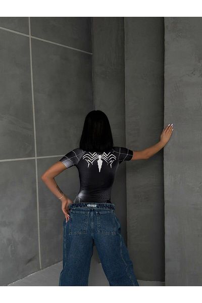 Touz Moda Ψηφιακή εμπριμέ κοντομάνικη μπλούζα Spider Snap Crop