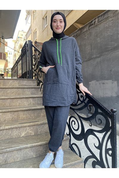BAV Butik Ayvitrin طقم بدلة رياضية للحجاب - موديل كبير الحجم