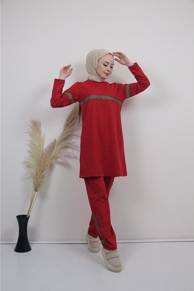 BAV Butik Ayvitrin Women's Red Hoodless Hijab Tracksuit Set