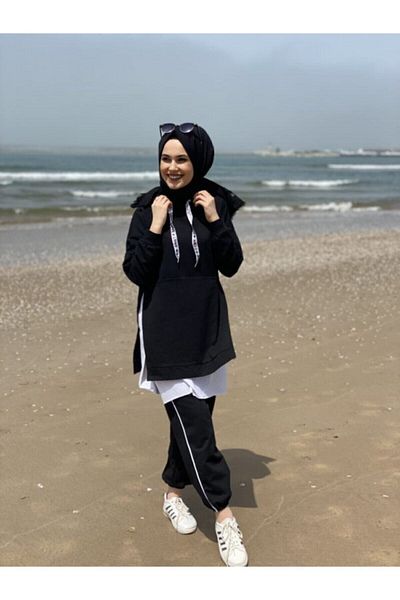 BAV Butik Ayvitrin Black Hijab Tracksuit - White T-Shirt Set