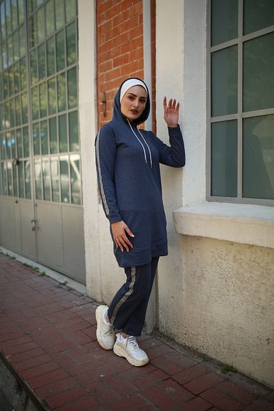 BAV Butik Ayvitrin Hijab Tracksuit Set with Striped Sleeves