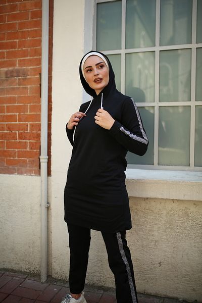 BAV Butik Ayvitrin Hijab Tracksuit Set with Striped Sleeves