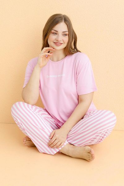 MEBA طقم بيجامة نسائي ليكرا ميلان باتال بأكمام قصيرة وردي من Sunday Mood مقاس كبير /18