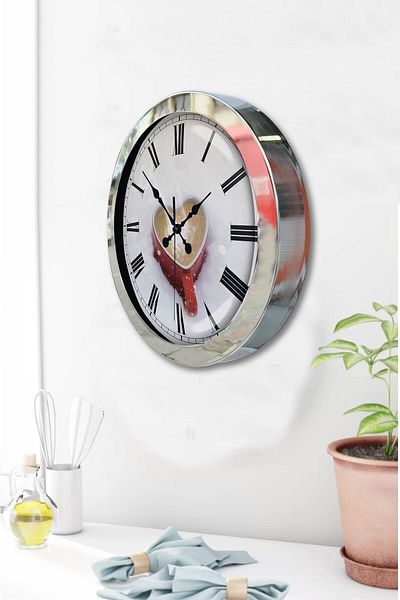 Kasva Concept Gift 36 cm Chrome Metal Heart Trophy Wall Clock