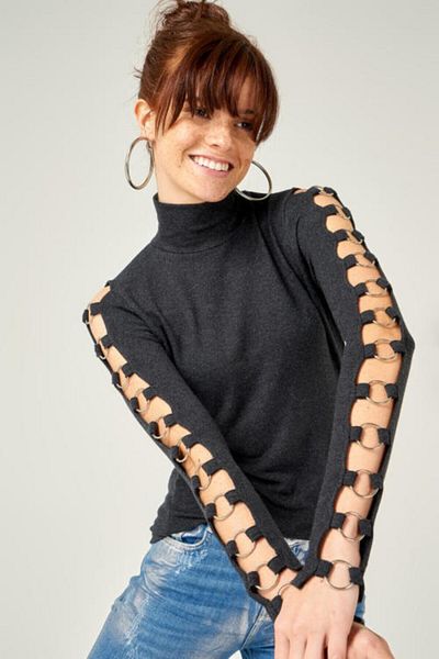 AQE FASHION Γυναικεία μαύρη μπλούζα με δαχτυλίδι με λαιμόκοψη