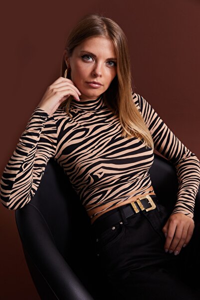 Cool & Sexy Dámská velbloudí černá blůza zebra se vzorem LPP1131 bez zad