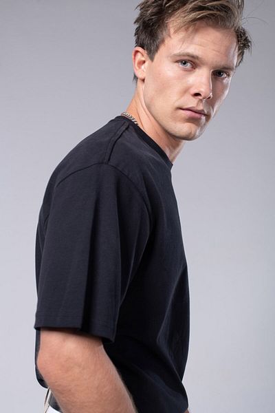 IAMNOTBASIC Men's Black Oversize Tyler T-Shirt