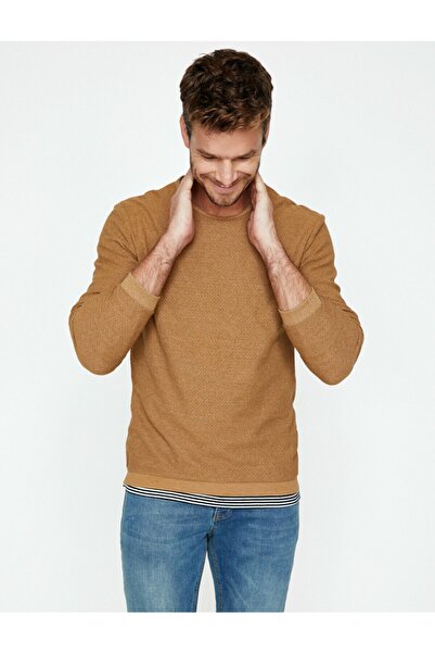 Koton Männlich
Brauner Pullover mit Rundhalsausschnitt 9KAM92000OK