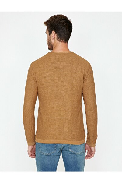 Koton Männlich
Brauner Pullover mit Rundhalsausschnitt 9KAM92000OK