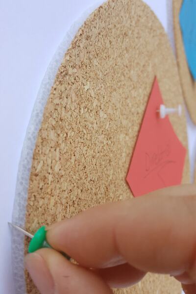 direkt-al Mantar Arkası Yapışkanlı Duvar Panosu Yuvarlak Kesimli 3 Adet Set