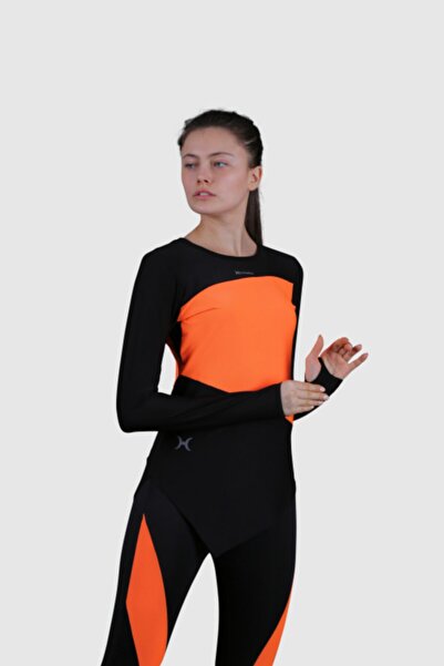 HALVMAN تي شيرت رياضي بأكمام طويلة باللون الأسود والبرتقالي للسيدات