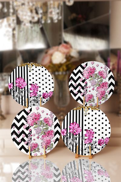 Realhomes 4-Piece Black and White Floor Flower Design Placemat Supla