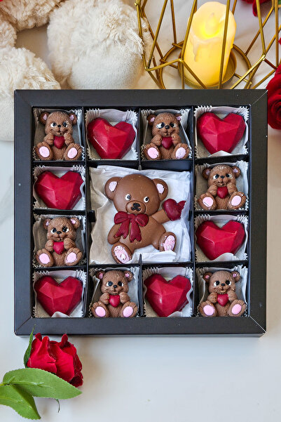 ksana choco "Aşkın İfadesi" Sütlü Kalp Ve Büyük Ayıcıklı El Yapımı Belçika Çikolatası Hediye Kutusu