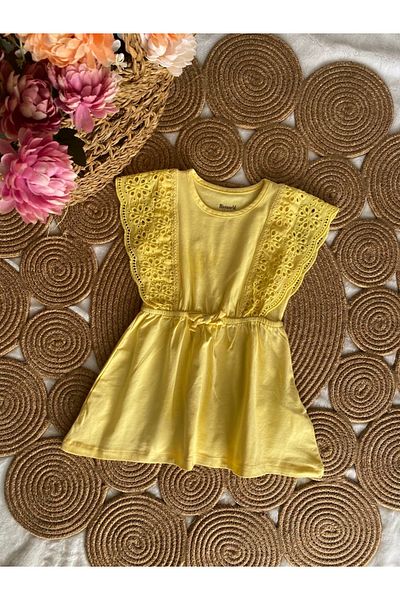 Miniworld girl lace dress