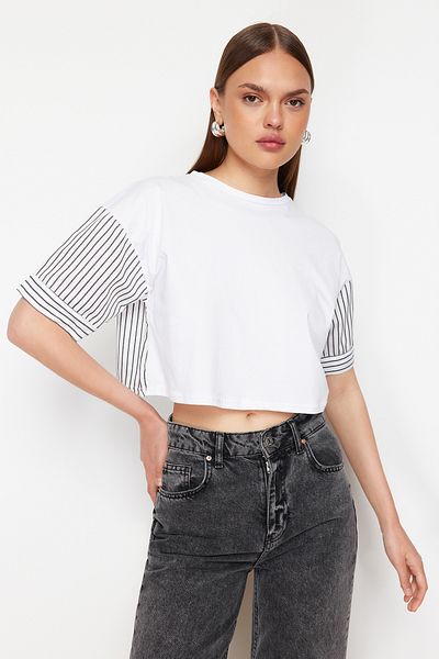 Trendyol Collection White Striped Poplin Sleeve Detailed Slogan Printed Crop Knitted T-Shirt TWOSS24TS00239