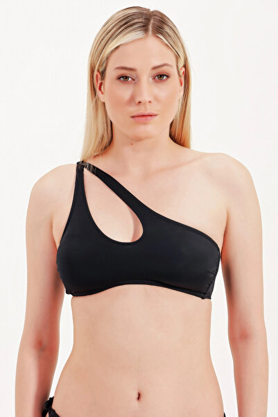 ZEKİ ΜΠΙΚΙΝΙ ΜΕ ΕΝΑΝ ΩΜΟ